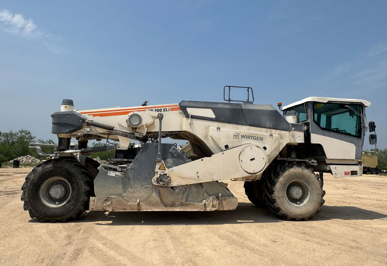 Wirtgen WR 200 XLI - Grunto stabilizatorius: foto 1 Wirtgen WR 200 XLI - Grunto stabilizatorius: foto 1