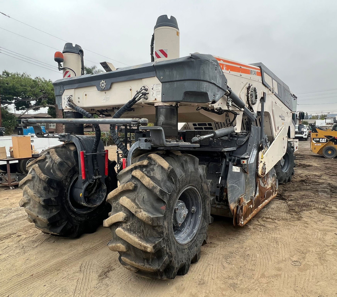 Wirtgen WR 240 I - Grunto stabilizatorius: foto 5 Wirtgen WR 240 I - Grunto stabilizatorius: foto 5