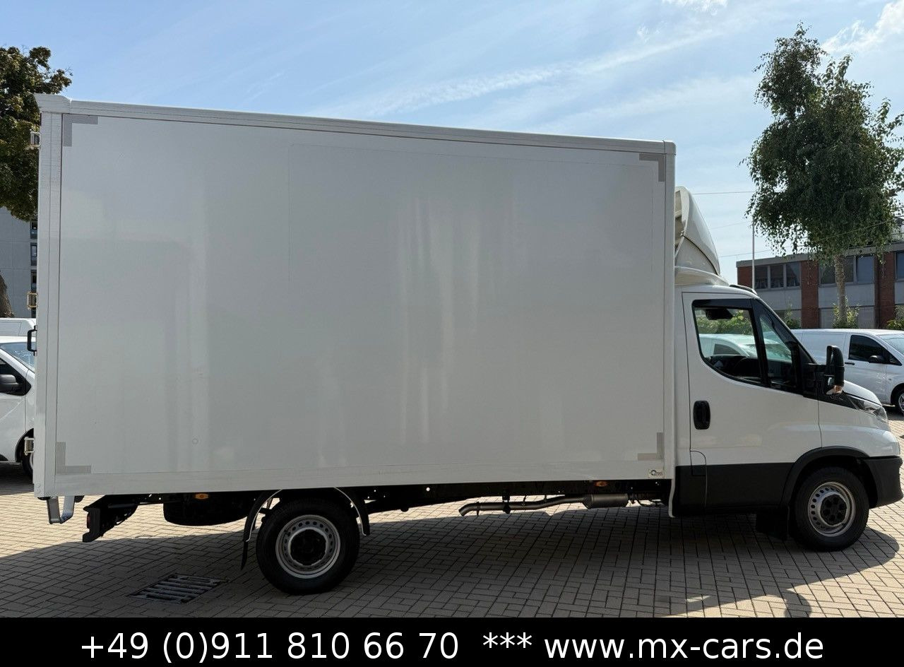 Iveco Daily 35s14 Möbel Maxi 4,33 l / 2,45 hoch 23 m³ - Furgonas su krovinių dėže: foto 4 Iveco Daily 35s14 Möbel Maxi 4,33 l / 2,45 hoch 23 m³ - Furgonas su krovinių dėže: foto 4