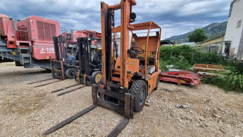 Komatsu FD25T - Dyzelinis krautuvas: foto 2 Komatsu FD25T - Dyzelinis krautuvas: foto 2