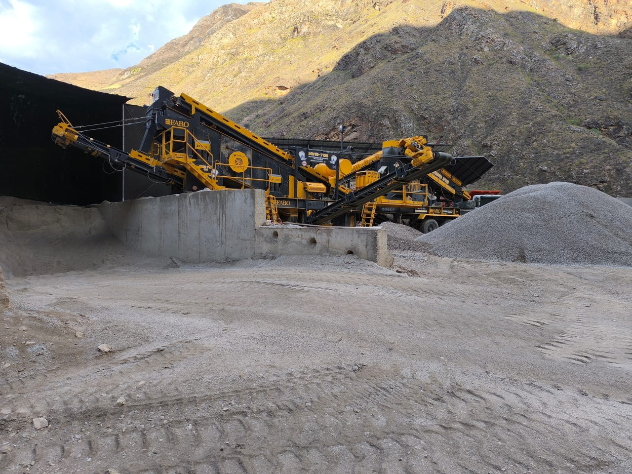 FABO Mobile crusher - Mobilus trupintuvas: foto 1 FABO Mobile crusher - Mobilus trupintuvas: foto 1