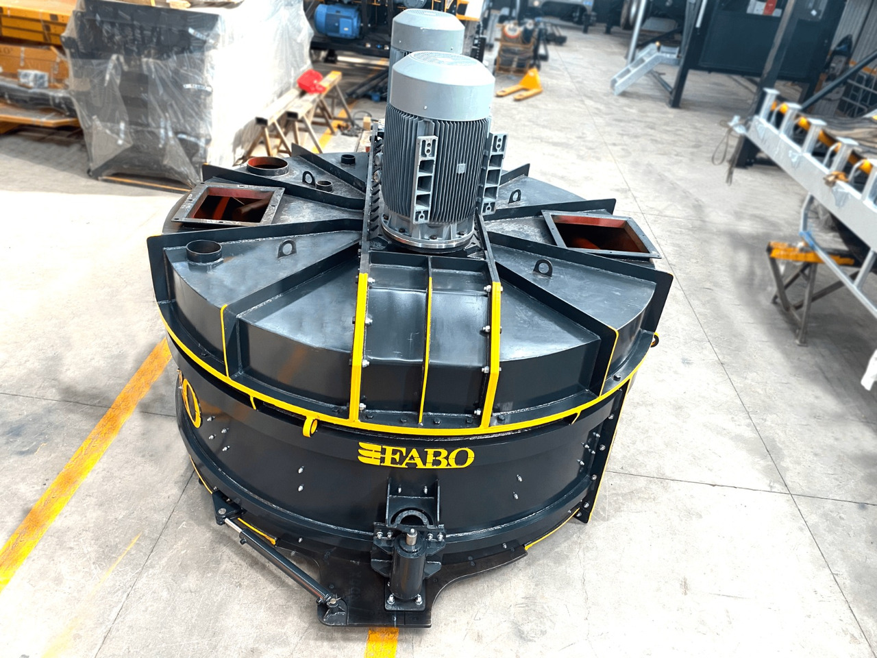 FABO twin shaft mixer - Betono maišyklė: foto 4 FABO twin shaft mixer - Betono maišyklė: foto 4