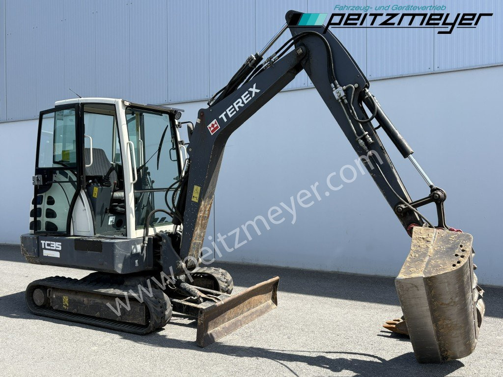 TEREX MINIBAGGER TC 35 mit hydr. Schwenklöffel 1.300 mm - Mini ekskavatorius: foto 2 TEREX MINIBAGGER TC 35 mit hydr. Schwenklöffel 1.300 mm - Mini ekskavatorius: foto 2