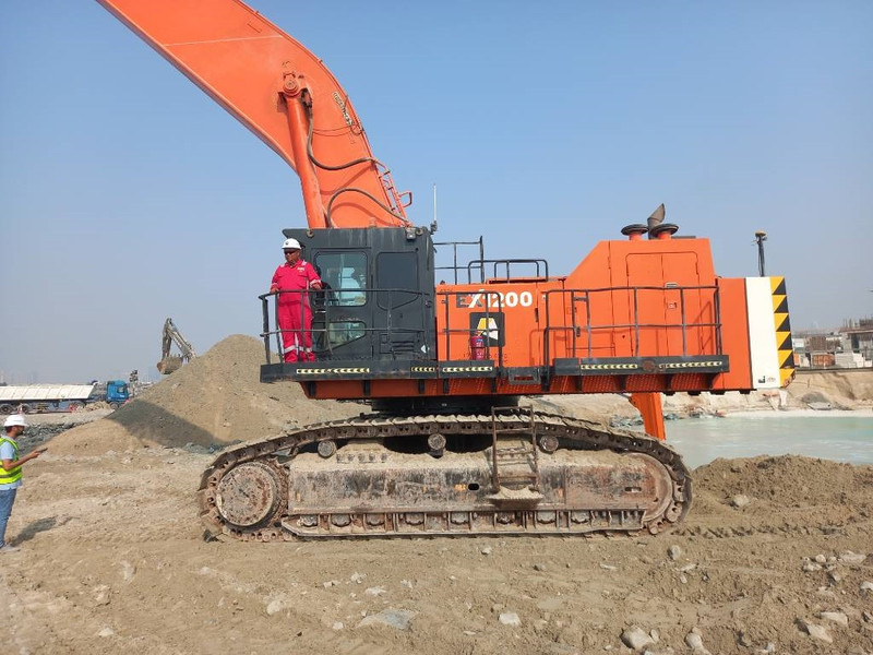 Hitachi EX1200-6 Longreach 28m (Abu Dhabi) - Ekskavatorius: foto 3 Hitachi EX1200-6 Longreach 28m (Abu Dhabi) - Ekskavatorius: foto 3
