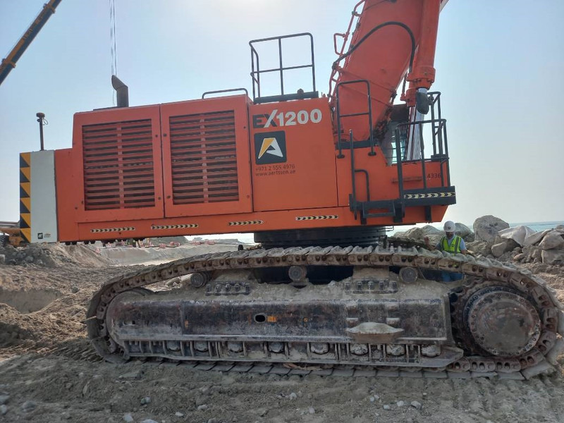 Hitachi EX1200-6 Longreach 28m (Abu Dhabi) - Ekskavatorius: foto 5 Hitachi EX1200-6 Longreach 28m (Abu Dhabi) - Ekskavatorius: foto 5