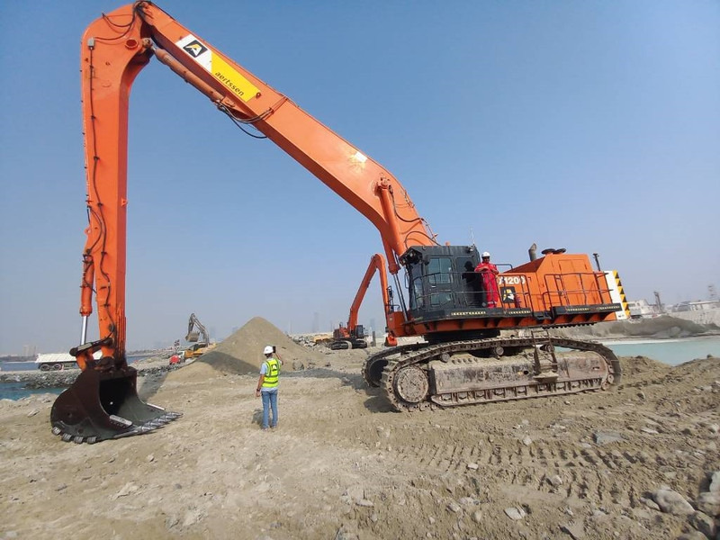 Hitachi EX1200-6 Longreach 28m (Abu Dhabi) - Ekskavatorius: foto 2 Hitachi EX1200-6 Longreach 28m (Abu Dhabi) - Ekskavatorius: foto 2