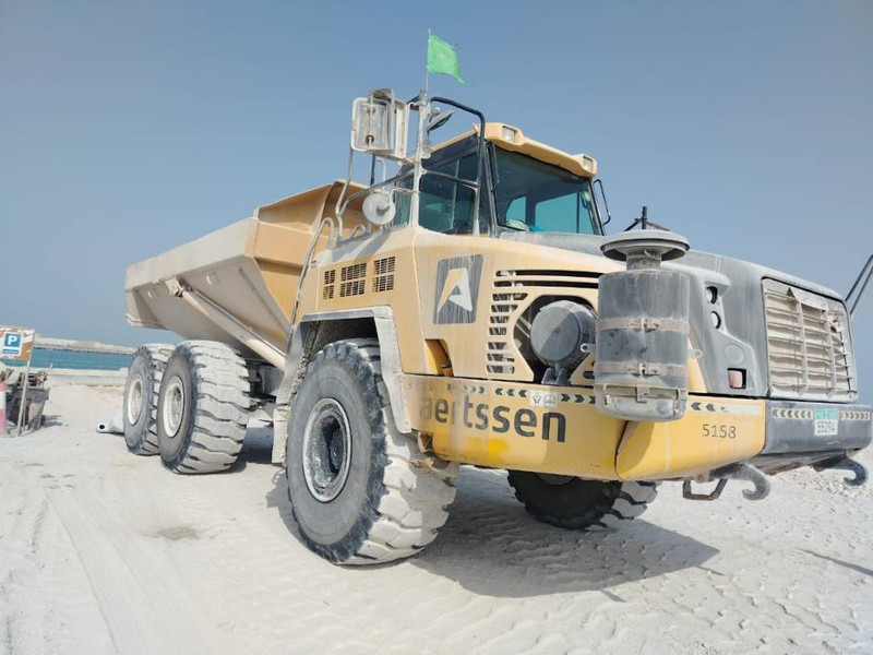 Komatsu HM400-3R (4 pieces available in Abu Dhabi) - Šarnyrinis savivartis: foto 4 Komatsu HM400-3R (4 pieces available in Abu Dhabi) - Šarnyrinis savivartis: foto 4