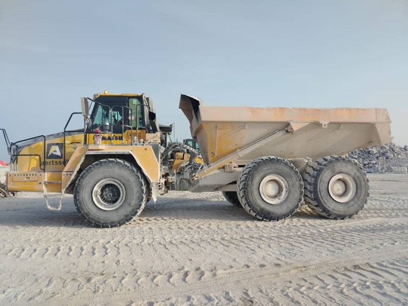Komatsu HM400-3R (4 pieces available in Abu Dhabi) - Šarnyrinis savivartis: foto 1 Komatsu HM400-3R (4 pieces available in Abu Dhabi) - Šarnyrinis savivartis: foto 1