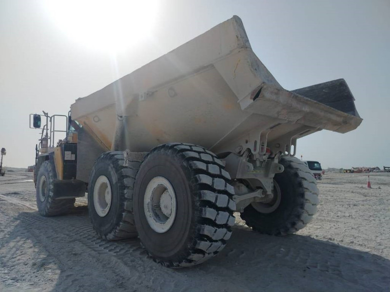 Komatsu HM400-3R (4 pieces available in Abu Dhabi) - Šarnyrinis savivartis: foto 4 Komatsu HM400-3R (4 pieces available in Abu Dhabi) - Šarnyrinis savivartis: foto 4