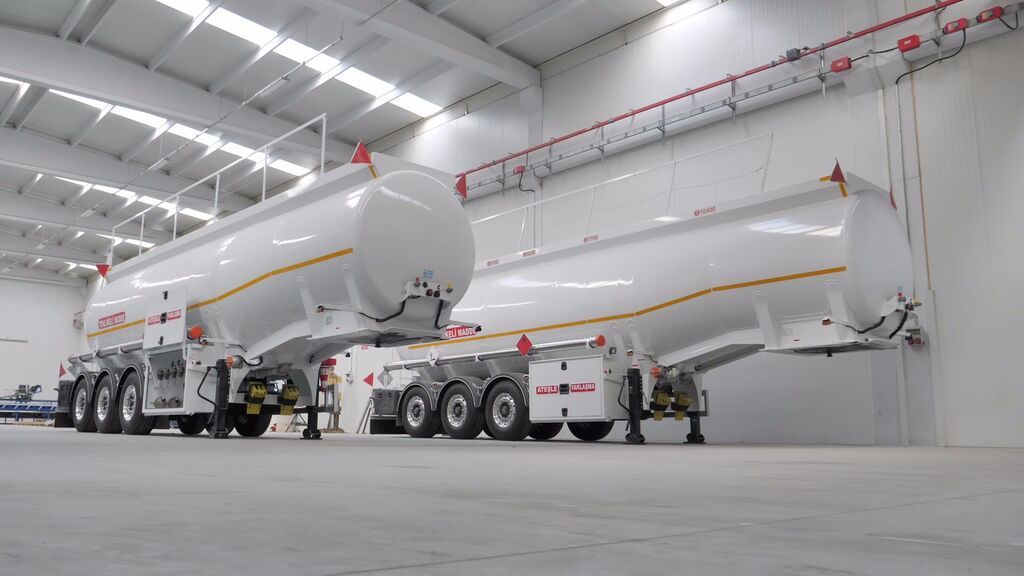 SINAN TANKER-TREYLER Aluminium, fuel tanker- Бензовоз Алюминьевый - Puspriekabė cisterna: foto 1 SINAN TANKER-TREYLER Aluminium, fuel tanker- Бензовоз Алюминьевый - Puspriekabė cisterna: foto 1