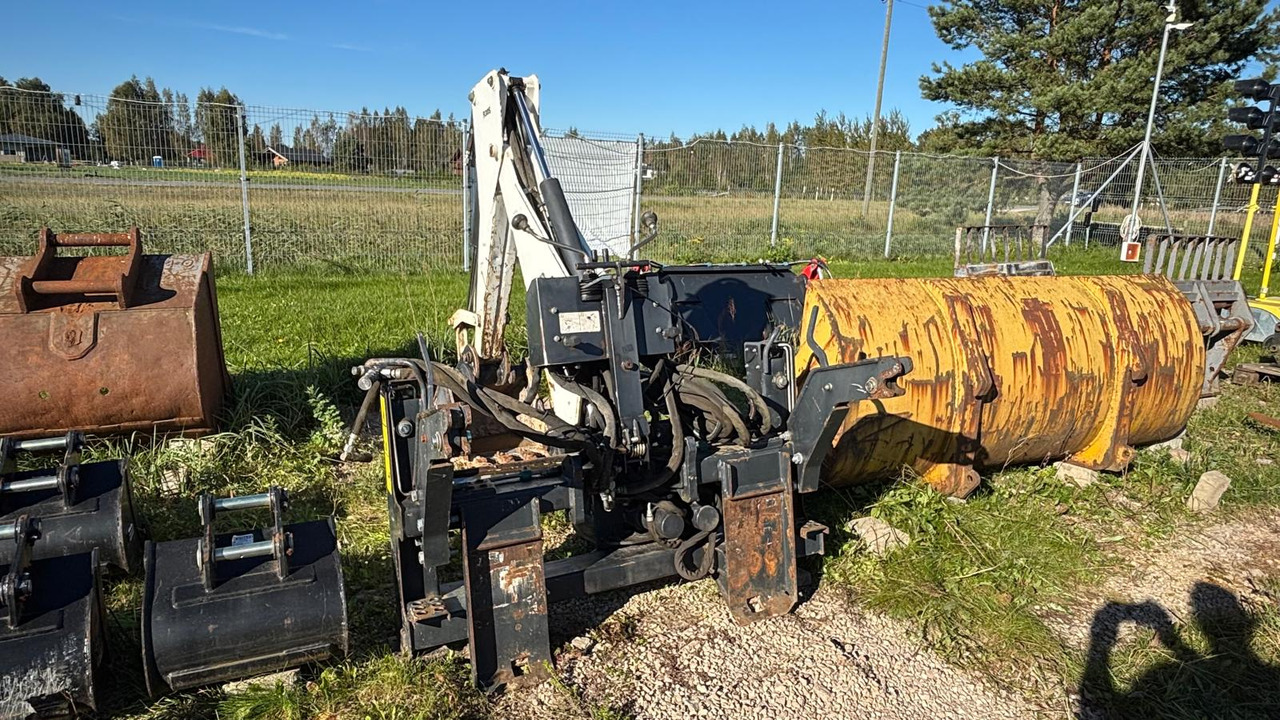 BOBCAT R30S Backhoe Attachment, excavation arm. - Mini krautuvas: foto 2 BOBCAT R30S Backhoe Attachment, excavation arm. - Mini krautuvas: foto 2
