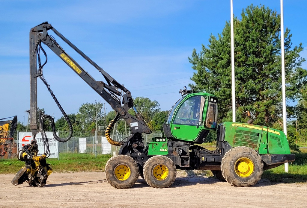 JOHN DEERE 1070 E - Harvesteris: foto 2 JOHN DEERE 1070 E - Harvesteris: foto 2