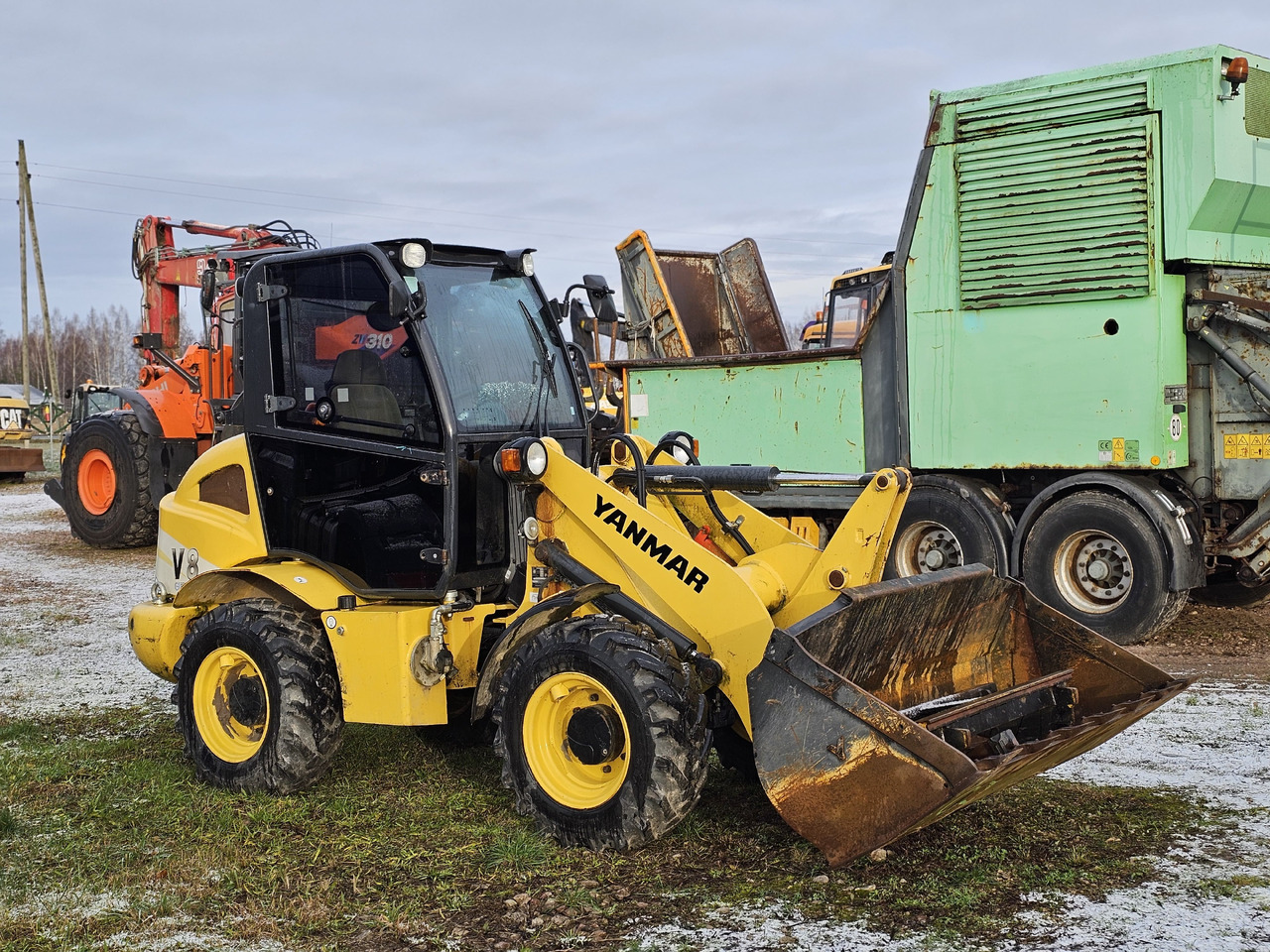 YANMAR V8, 744 hours! - Ratinis krautuvas: foto 2 YANMAR V8, 744 hours! - Ratinis krautuvas: foto 2