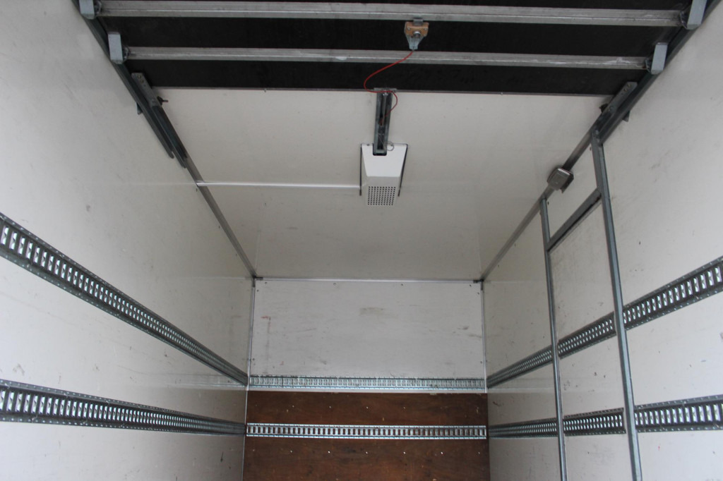 Mercedes-Benz Atego 916 Koffer LDW LBW NUR 98.597 km - Komercinis automobilis: foto 3 Mercedes-Benz Atego 916 Koffer LDW LBW NUR 98.597 km - Komercinis automobilis: foto 3