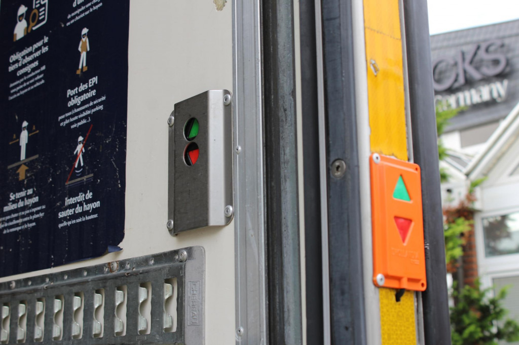 Mercedes-Benz Actros 2532 E5 CS 1150 Multi Bi-Temp LBW Rolltor - Refrižeratorius sunkvežimis: foto 3 Mercedes-Benz Actros 2532 E5 CS 1150 Multi Bi-Temp LBW Rolltor - Refrižeratorius sunkvežimis: foto 3