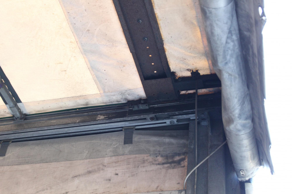 Mercedes-Benz Actros 2545 E6 Plane Retarder LBW ANK Schlafkab - Tentinis sunkvežimis: foto 3 Mercedes-Benz Actros 2545 E6 Plane Retarder LBW ANK Schlafkab - Tentinis sunkvežimis: foto 3