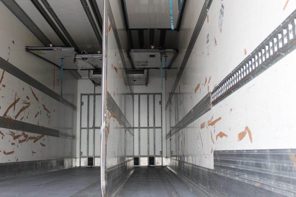 Mercedes-Benz Antos 2536 E6 CS 1250Mt Tri-temp LBW TW ATP - Refrižeratorius sunkvežimis: foto 4 Mercedes-Benz Antos 2536 E6 CS 1250Mt Tri-temp LBW TW ATP - Refrižeratorius sunkvežimis: foto 4