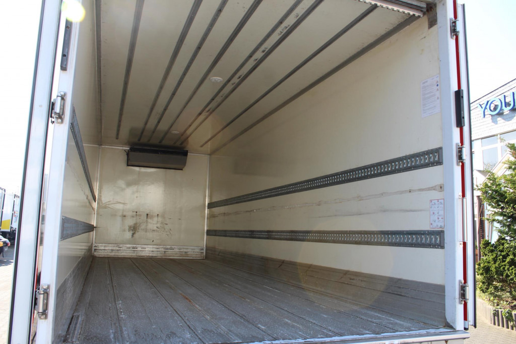 Mercedes-Benz Atego 1221 TK T-800R Tiefkühl Türen+LBW - Refrižeratorius sunkvežimis: foto 2 Mercedes-Benz Atego 1221 TK T-800R Tiefkühl Türen+LBW - Refrižeratorius sunkvežimis: foto 2