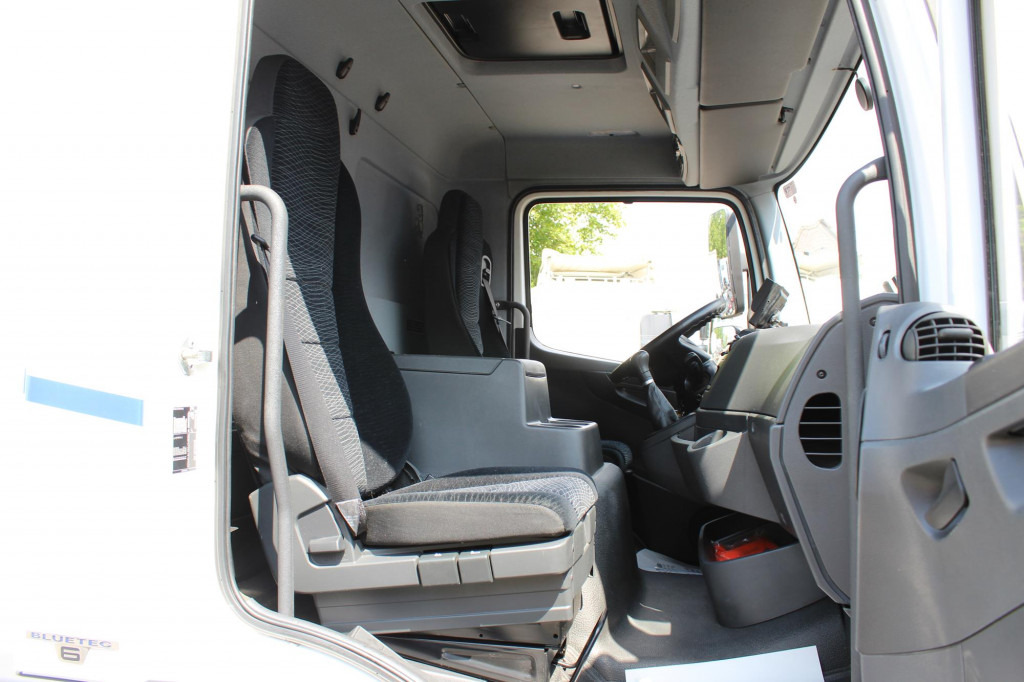 Mercedes-Benz Atego 1321 E6 Koffer Klima Kamera Schalter LBW - Furgonas sunkvežimis: foto 4 Mercedes-Benz Atego 1321 E6 Koffer Klima Kamera Schalter LBW - Furgonas sunkvežimis: foto 4