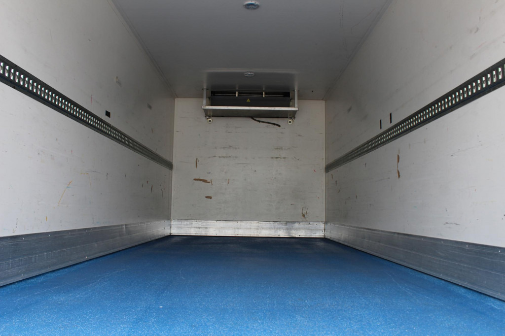 Renault D 12 Carrier Supra 550 Strom Tür LBW FRC 2027 - Refrižeratorius sunkvežimis: foto 2 Renault D 12 Carrier Supra 550 Strom Tür LBW FRC 2027 - Refrižeratorius sunkvežimis: foto 2