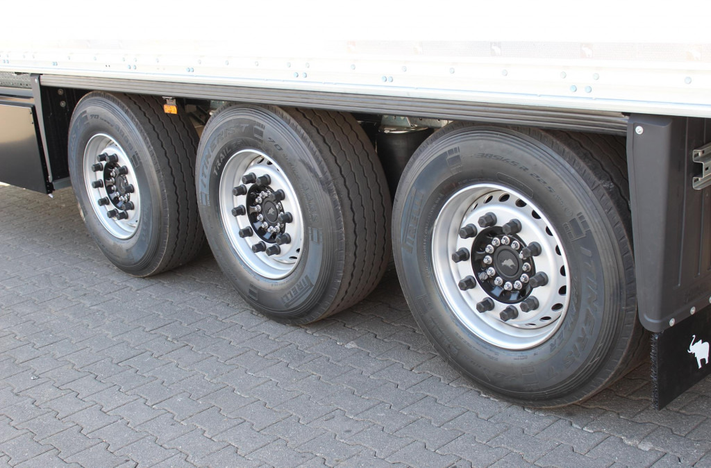 SCHMITZ Koffer 2,7h DS Ladebordwand MIETE - RENT - Furgonas puspriekabė: foto 4 SCHMITZ Koffer 2,7h DS Ladebordwand MIETE - RENT - Furgonas puspriekabė: foto 4