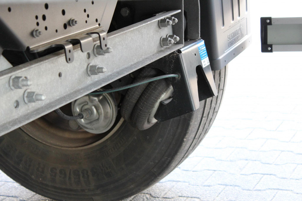 SCHMITZ Koffer 2,7h Doppelstock Liftachse Miete-Rent - Furgonas puspriekabė: foto 5 SCHMITZ Koffer 2,7h Doppelstock Liftachse Miete-Rent - Furgonas puspriekabė: foto 5