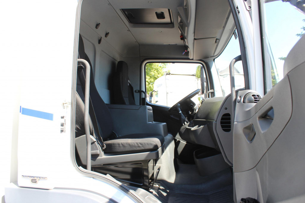 Mercedes-Benz Atego 1221 E6 Koffer Klima LDW Schalter LBW - Sunkvežimis: foto 5 Mercedes-Benz Atego 1221 E6 Koffer Klima LDW Schalter LBW - Sunkvežimis: foto 5