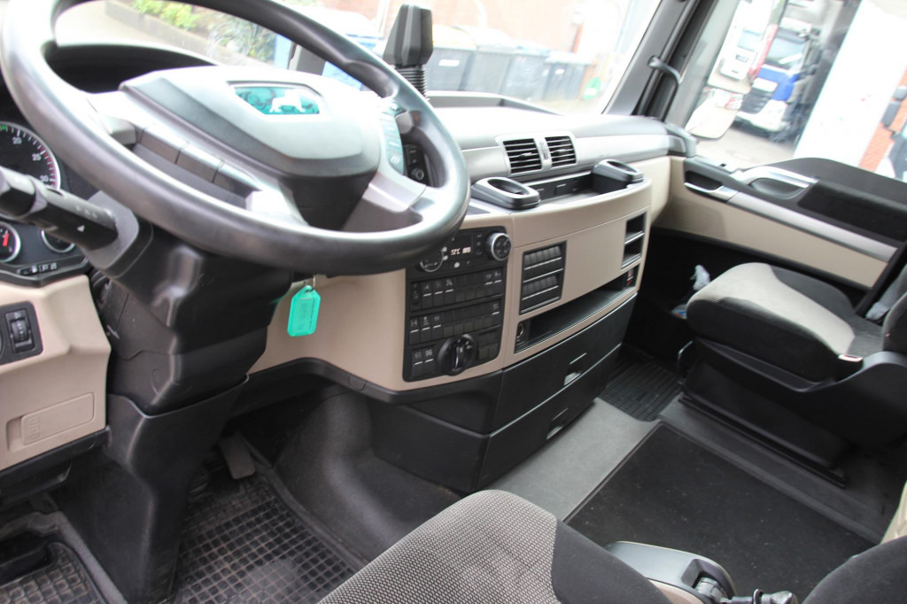MAN TGX 18.500 XXL Standklima Navi Xenon Retarder - Vilkikas: foto 4 MAN TGX 18.500 XXL Standklima Navi Xenon Retarder - Vilkikas: foto 4