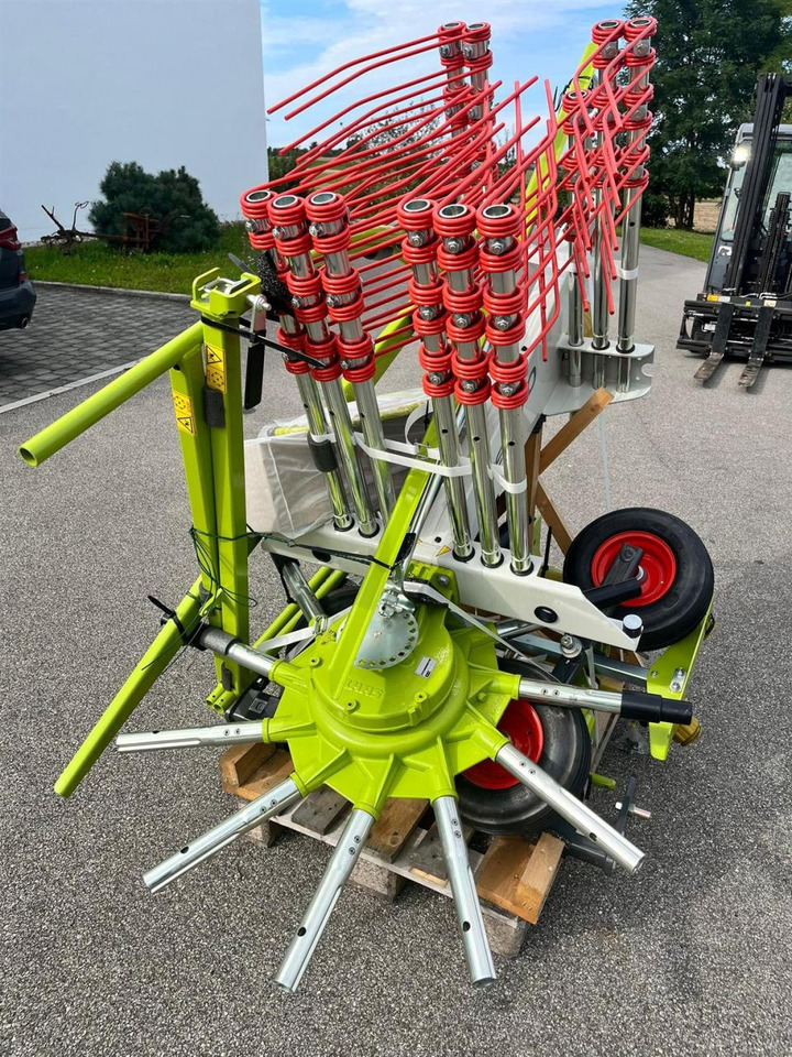 CLAAS Liner 370 Tandem / NEU und UNBENUTZT / Baujahr 202 - Šieno grėblys/ Vartytuvas: foto 3 CLAAS Liner 370 Tandem / NEU und UNBENUTZT / Baujahr 202 - Šieno grėblys/ Vartytuvas: foto 3