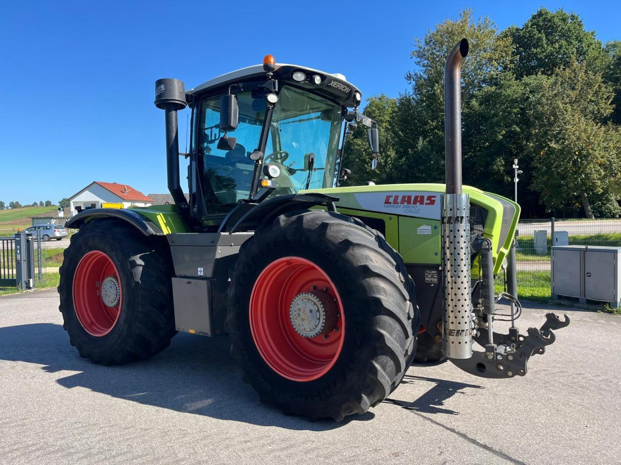 CLAAS Xerion 3800 Trac PTO mit GPS S3 mit Frontkraftheber und Heckzapfwelle, kommt vom Erstbesitzer, gepfl - Traktorius: foto 2 CLAAS Xerion 3800 Trac PTO mit GPS S3 mit Frontkraftheber und Heckzapfwelle, kommt vom Erstbesitzer, gepfl - Traktorius: foto 2