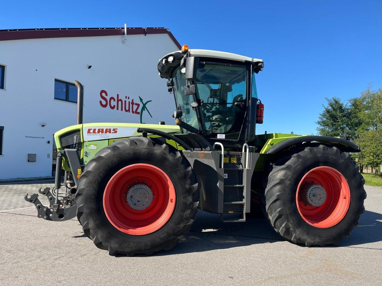 CLAAS Xerion 3800 Trac PTO mit GPS S3 mit Frontkraftheber und Heckzapfwelle, kommt vom Erstbesitzer, gepfl - Traktorius: foto 1 CLAAS Xerion 3800 Trac PTO mit GPS S3 mit Frontkraftheber und Heckzapfwelle, kommt vom Erstbesitzer, gepfl - Traktorius: foto 1