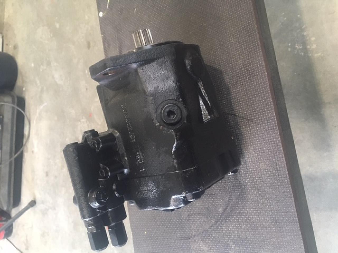 Case-IH Hydraulikp. MX 170 - Hidraulinis siurblys -: foto 1 Case-IH Hydraulikp. MX 170 - Hidraulinis siurblys -: foto 1