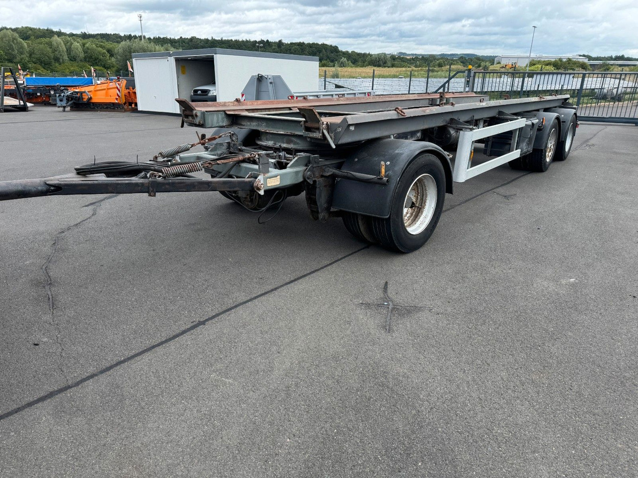 Hüffermann HMA 24.24 3- Achs-  Blattfederung - Kablio/ Skip loader priekaba: foto 3 Hüffermann HMA 24.24 3- Achs-  Blattfederung - Kablio/ Skip loader priekaba: foto 3