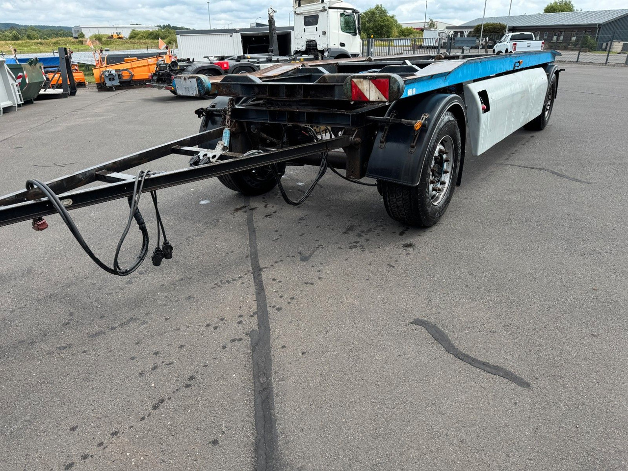 Jung CA 18 J Apollino K 4 2- Achs Abroll - Kablio/ Skip loader priekaba: foto 3 Jung CA 18 J Apollino K 4 2- Achs Abroll - Kablio/ Skip loader priekaba: foto 3