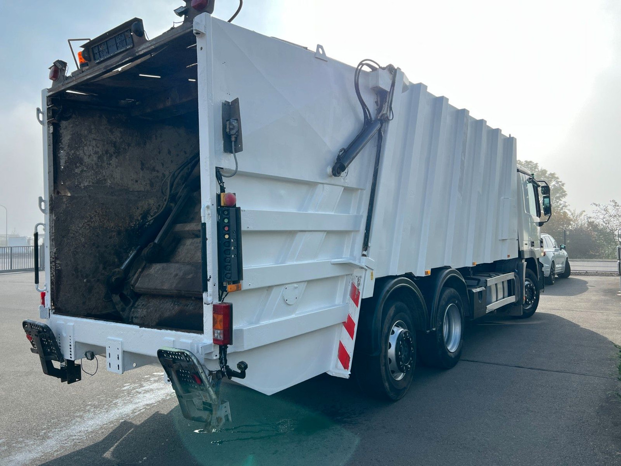 Mercedes-Benz Actros 2532 6x2 Faun Vario 524 Euro 5 Mercedes-Benz Actros 2532 6x2 Faun Vario 524 Euro 5 - Šiukšliavežis: foto 5 Mercedes-Benz Actros 2532 6x2 Faun Vario 524 Euro 5 Mercedes-Benz Actros 2532 6x2 Faun Vario 524 Euro 5 - Šiukšliavežis: foto 5