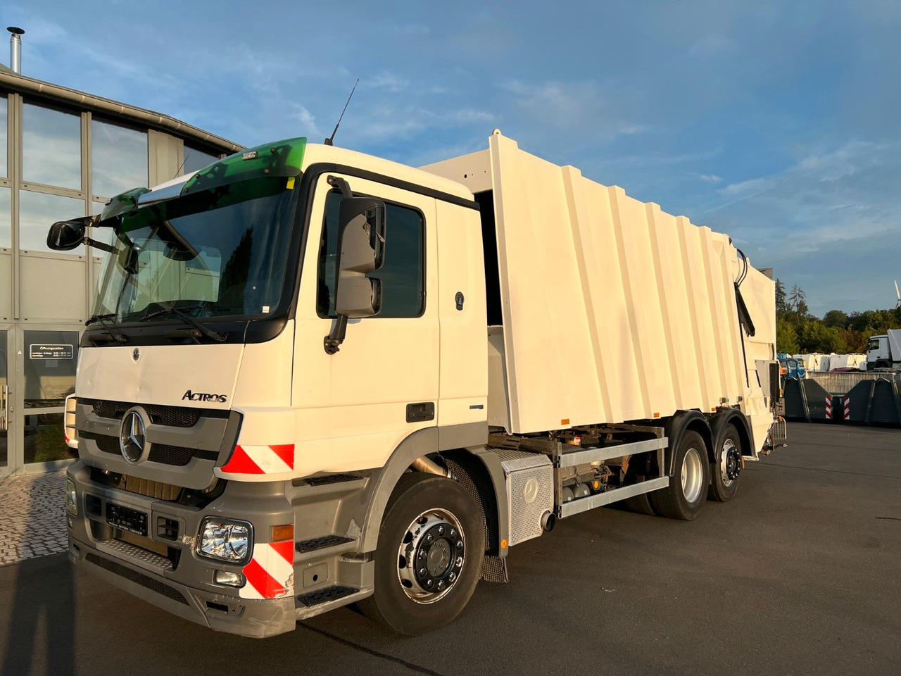 Mercedes-Benz Actros 2532 6x2 MP3 Faun Power Press 524 - Šiukšliavežis: foto 1 Mercedes-Benz Actros 2532 6x2 MP3 Faun Power Press 524 - Šiukšliavežis: foto 1