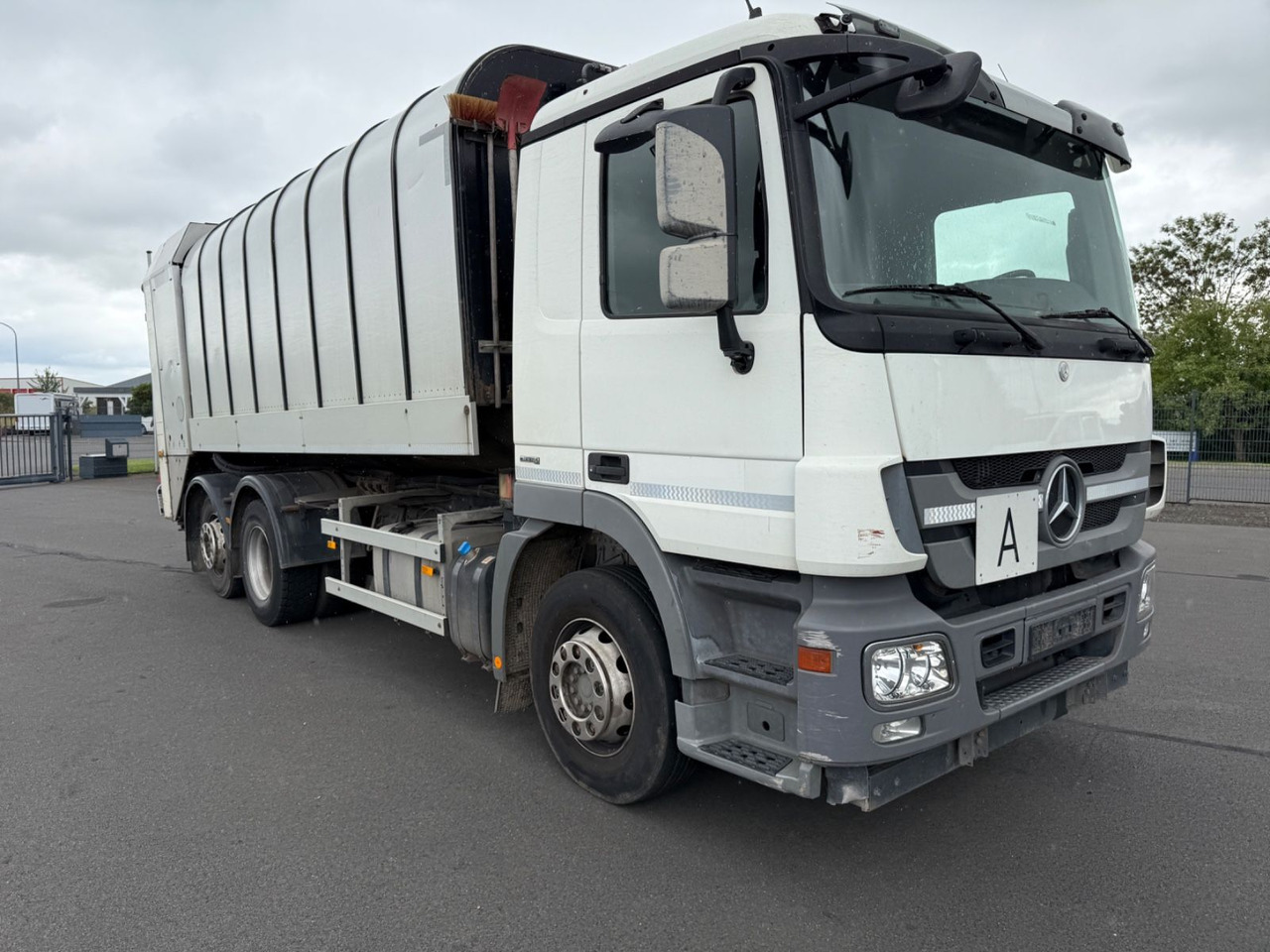 Mercedes-Benz Actros MP3 2532 6x2 Faun Rotorpress 521 - Šiukšliavežis: foto 3 Mercedes-Benz Actros MP3 2532 6x2 Faun Rotorpress 521 - Šiukšliavežis: foto 3