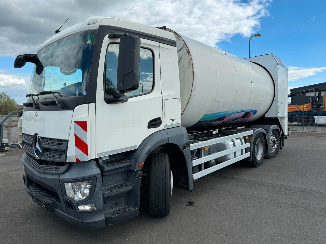 Mercedes-Benz Antos 2533 6x2 Faun Rotopress 520 / Euro 6 Mercedes-Benz Antos 2533 6x2 Faun Rotopress 520 / Euro 6 - Šiukšliavežis: foto 1 Mercedes-Benz Antos 2533 6x2 Faun Rotopress 520 / Euro 6 Mercedes-Benz Antos 2533 6x2 Faun Rotopress 520 / Euro 6 - Šiukšliavežis: foto 1