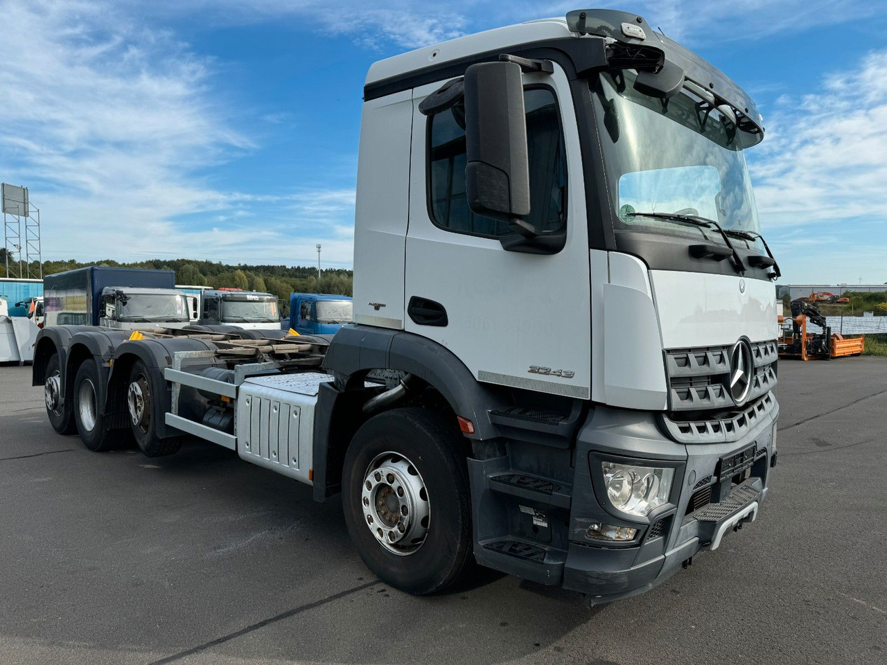 Mercedes-Benz Arocs 3243 8x2 Mercedes-Benz Arocs 3243 8x2 - Važiuoklės sunkvežimis: foto 2 Mercedes-Benz Arocs 3243 8x2 Mercedes-Benz Arocs 3243 8x2 - Važiuoklės sunkvežimis: foto 2