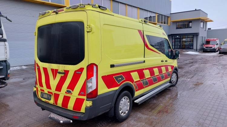 FORD TRANSIT 2,0TDI AMBULANCE KLIMA 1.2018 EURO 6, 3 UNITS - Greitosios pagalbos automobilis: foto 3 FORD TRANSIT 2,0TDI AMBULANCE KLIMA 1.2018 EURO 6, 3 UNITS - Greitosios pagalbos automobilis: foto 3