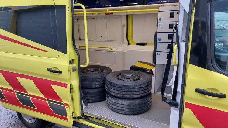 FORD TRANSIT 2,0TDI AMBULANCE KLIMA 12.2018 EURO 6, 3 UNITS lizingą FORD TRANSIT 2,0TDI AMBULANCE KLIMA 12.2018 EURO 6, 3 UNITS: foto 8 FORD TRANSIT 2,0TDI AMBULANCE KLIMA 12.2018 EURO 6, 3 UNITS lizingą FORD TRANSIT 2,0TDI AMBULANCE KLIMA 12.2018 EURO 6, 3 UNITS: foto 8