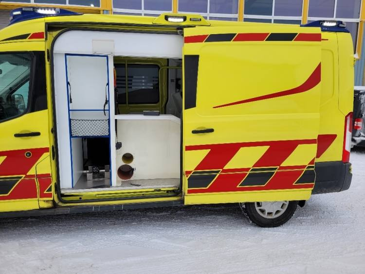 FORD TRANSIT 2,0TDI AMBULANCE KLIMA 4.2018 EURO 6, 3 UNITS - Greitosios pagalbos automobilis: foto 4 FORD TRANSIT 2,0TDI AMBULANCE KLIMA 4.2018 EURO 6, 3 UNITS - Greitosios pagalbos automobilis: foto 4