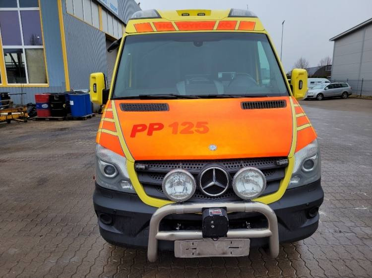 MERCEDES – BENZ SPRINTER 2.2D AMBULANCE (PROFILE) KLIMA 11.2014 EURO 5  - Greitosios pagalbos automobilis: foto 2 MERCEDES – BENZ SPRINTER 2.2D AMBULANCE (PROFILE) KLIMA 11.2014 EURO 5  - Greitosios pagalbos automobilis: foto 2