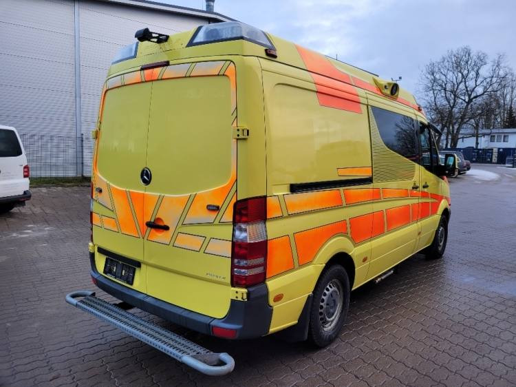 MERCEDES – BENZ SPRINTER 2.2D AMBULANCE (PROFILE) KLIMA 11.2014 EURO 5  - Greitosios pagalbos automobilis: foto 4 MERCEDES – BENZ SPRINTER 2.2D AMBULANCE (PROFILE) KLIMA 11.2014 EURO 5  - Greitosios pagalbos automobilis: foto 4