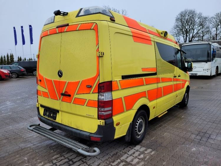 MERCEDES – BENZ SPRINTER 2.2D AMBULANCE (PROFILE) KLIMA 11.2014 EURO 5  - Greitosios pagalbos automobilis: foto 4 MERCEDES – BENZ SPRINTER 2.2D AMBULANCE (PROFILE) KLIMA 11.2014 EURO 5  - Greitosios pagalbos automobilis: foto 4