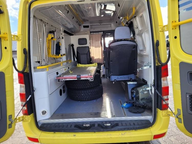 MERCEDES – BENZ SPRINTER 3.0D AMBULANCE (PROFILE) KLIMA 2.2016 EURO 6 - Greitosios pagalbos automobilis: foto 4 MERCEDES – BENZ SPRINTER 3.0D AMBULANCE (PROFILE) KLIMA 2.2016 EURO 6 - Greitosios pagalbos automobilis: foto 4