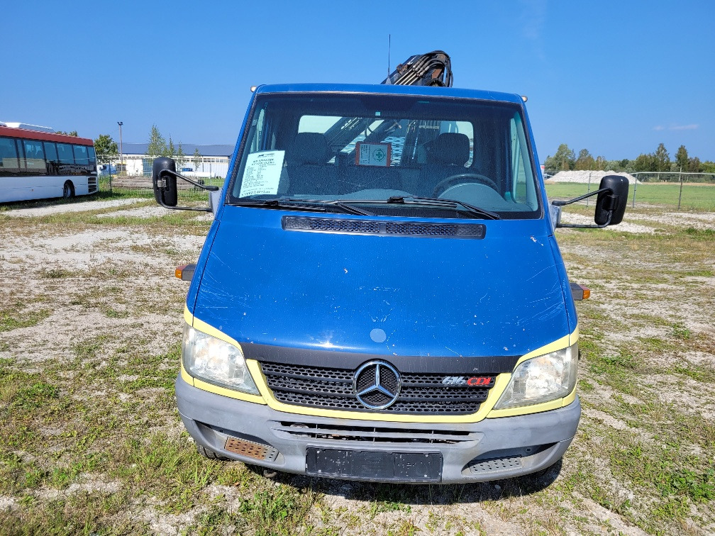 MERCEDES – BENZ SPRINTER 616CDI HIAB 027-2 Crane 10.2004 - Bortinis automobilis: foto 3 MERCEDES – BENZ SPRINTER 616CDI HIAB 027-2 Crane 10.2004 - Bortinis automobilis: foto 3