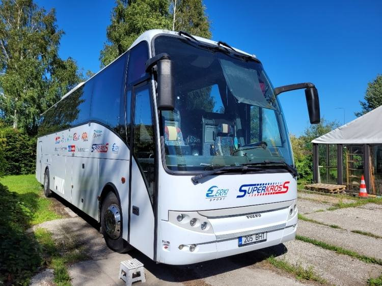 VOLVO B12M BERKHOF AXIAL70 MOTORHOME KLIMA 3.2003 - Turistinis autobusas: foto 1 VOLVO B12M BERKHOF AXIAL70 MOTORHOME KLIMA 3.2003 - Turistinis autobusas: foto 1