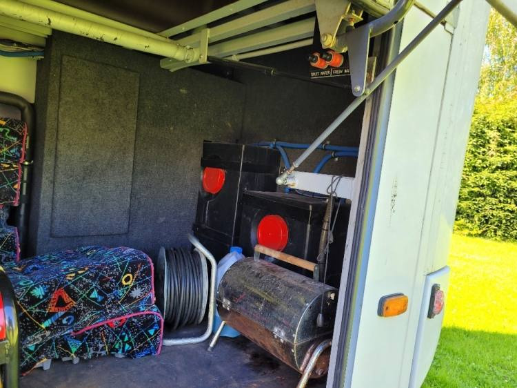 VOLVO B12M BERKHOF AXIAL70 MOTORHOME KLIMA 3.2003 - Turistinis autobusas: foto 4 VOLVO B12M BERKHOF AXIAL70 MOTORHOME KLIMA 3.2003 - Turistinis autobusas: foto 4