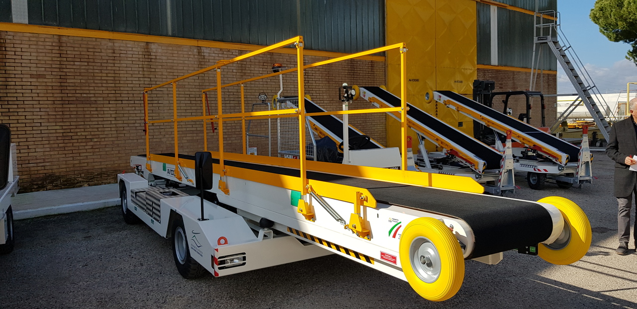 CONVEYOR BELT AVIOGEI NS450 - Transporto priemonė su juostiniu konvejeriu: foto 1 CONVEYOR BELT AVIOGEI NS450 - Transporto priemonė su juostiniu konvejeriu: foto 1